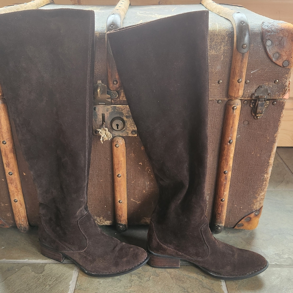 Ladies SIZE 36 BORN Brown Suede Boots